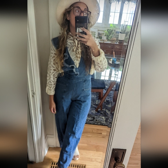 Maeve Lace Button Up - Picture 4 of 4